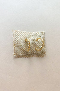 mode, mia gold hoops