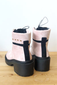 mode, stay golden chunky boot