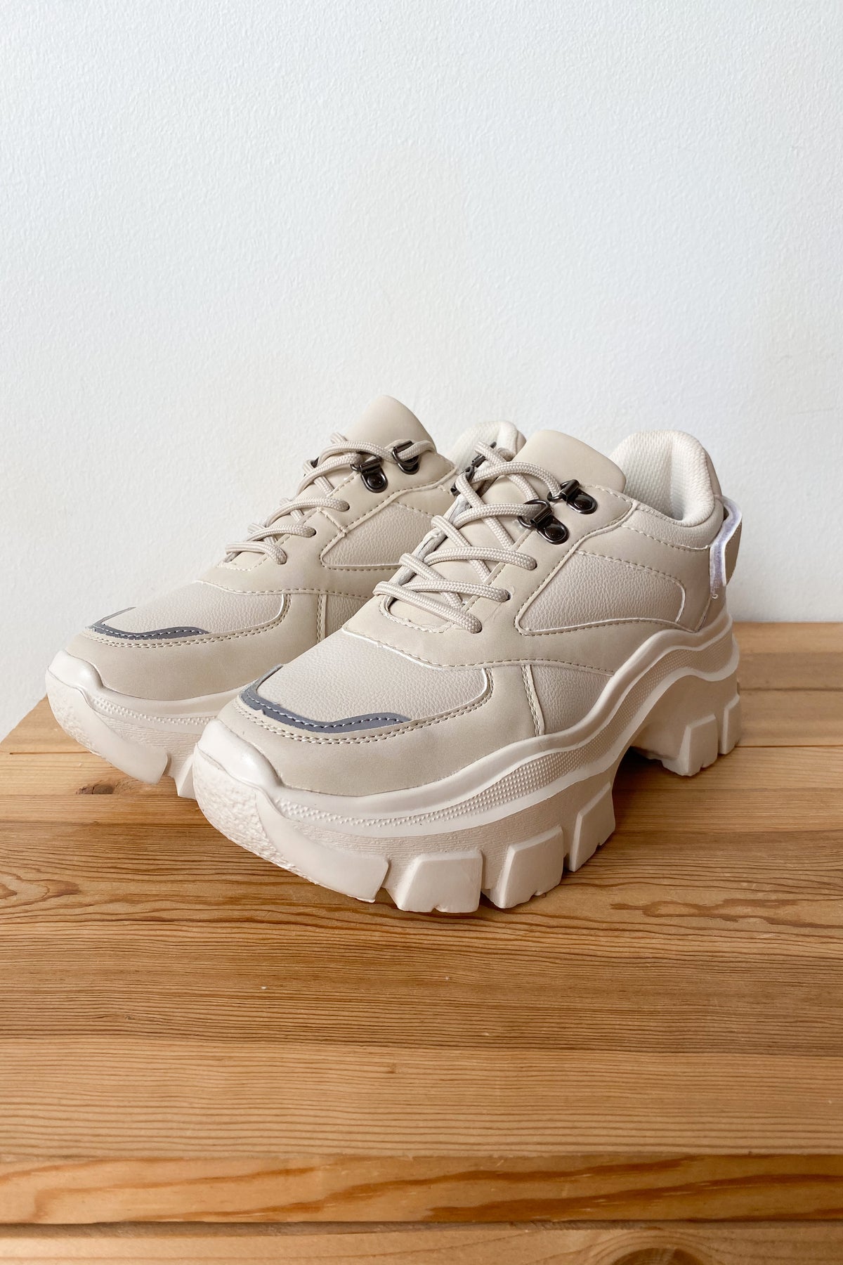 mode, individual platform sneaker