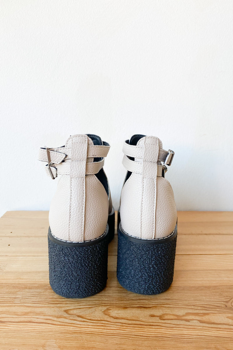mode, elizabeth platform