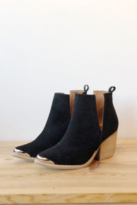 mode, click side cut bootie