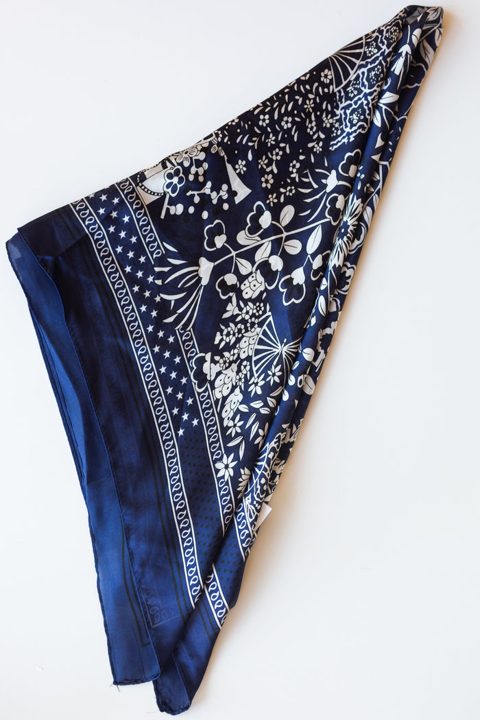 mode, navy garden scarf