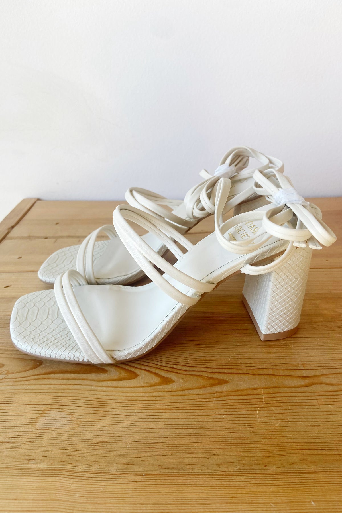 mode, brinley heel