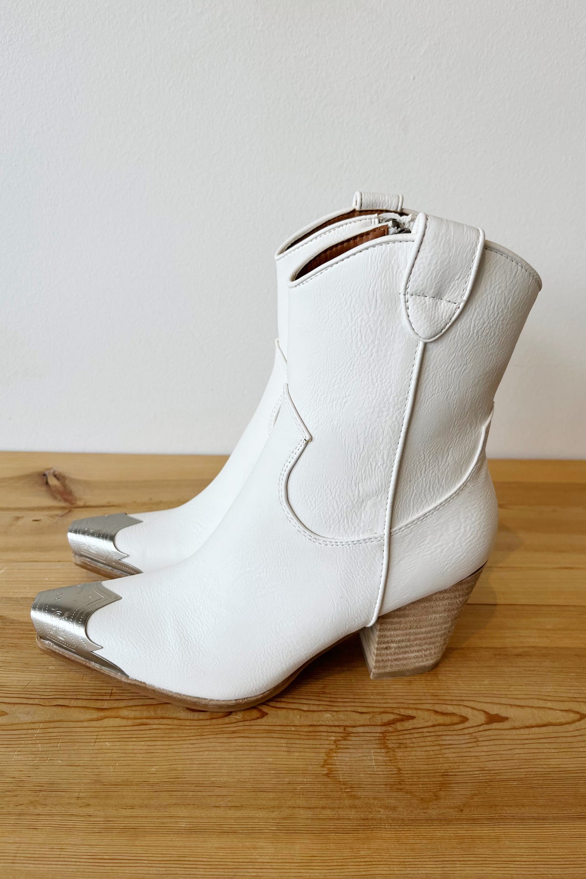 mode, dakota boot