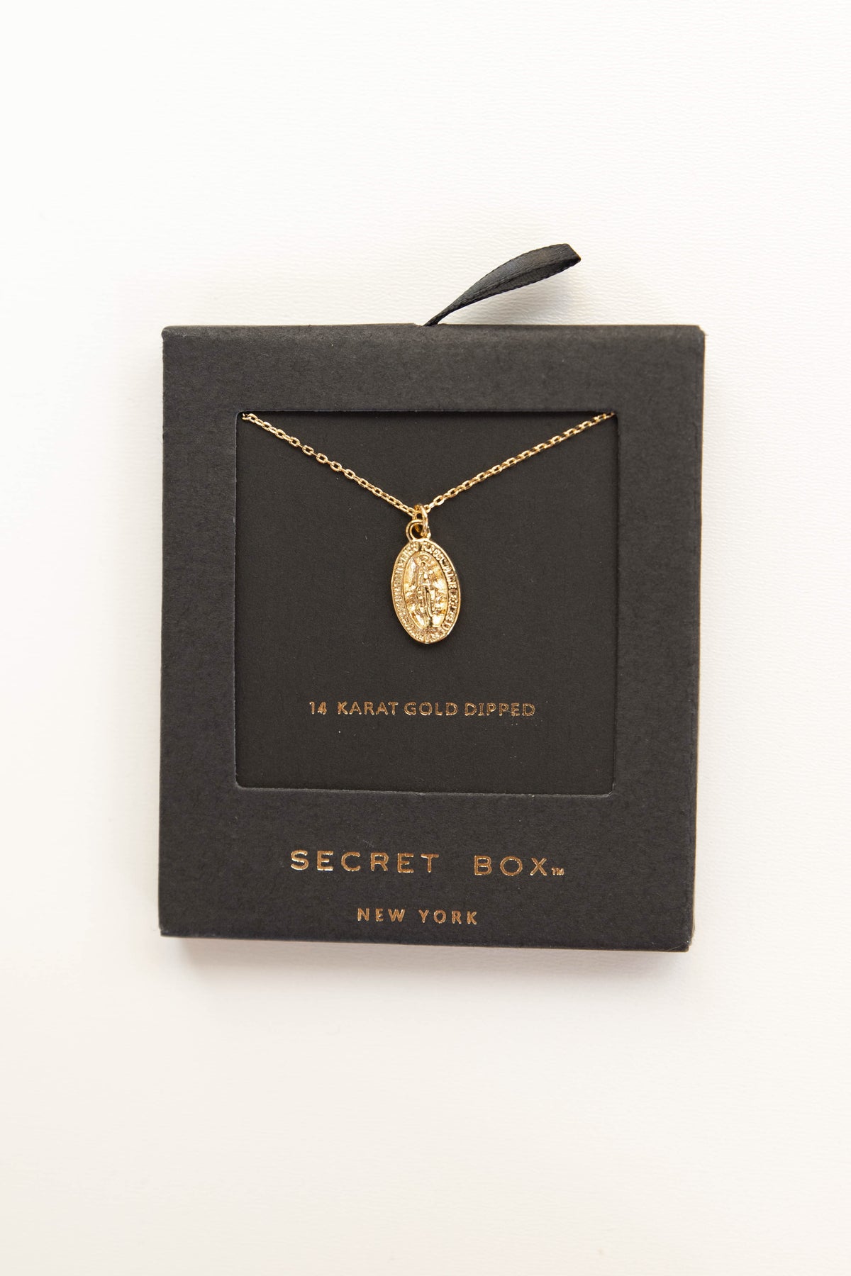 mode, mini oval coin necklace