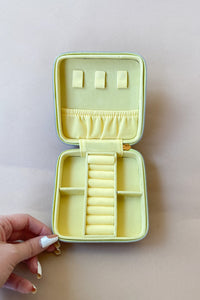 mode, bits & pieces jewelry case