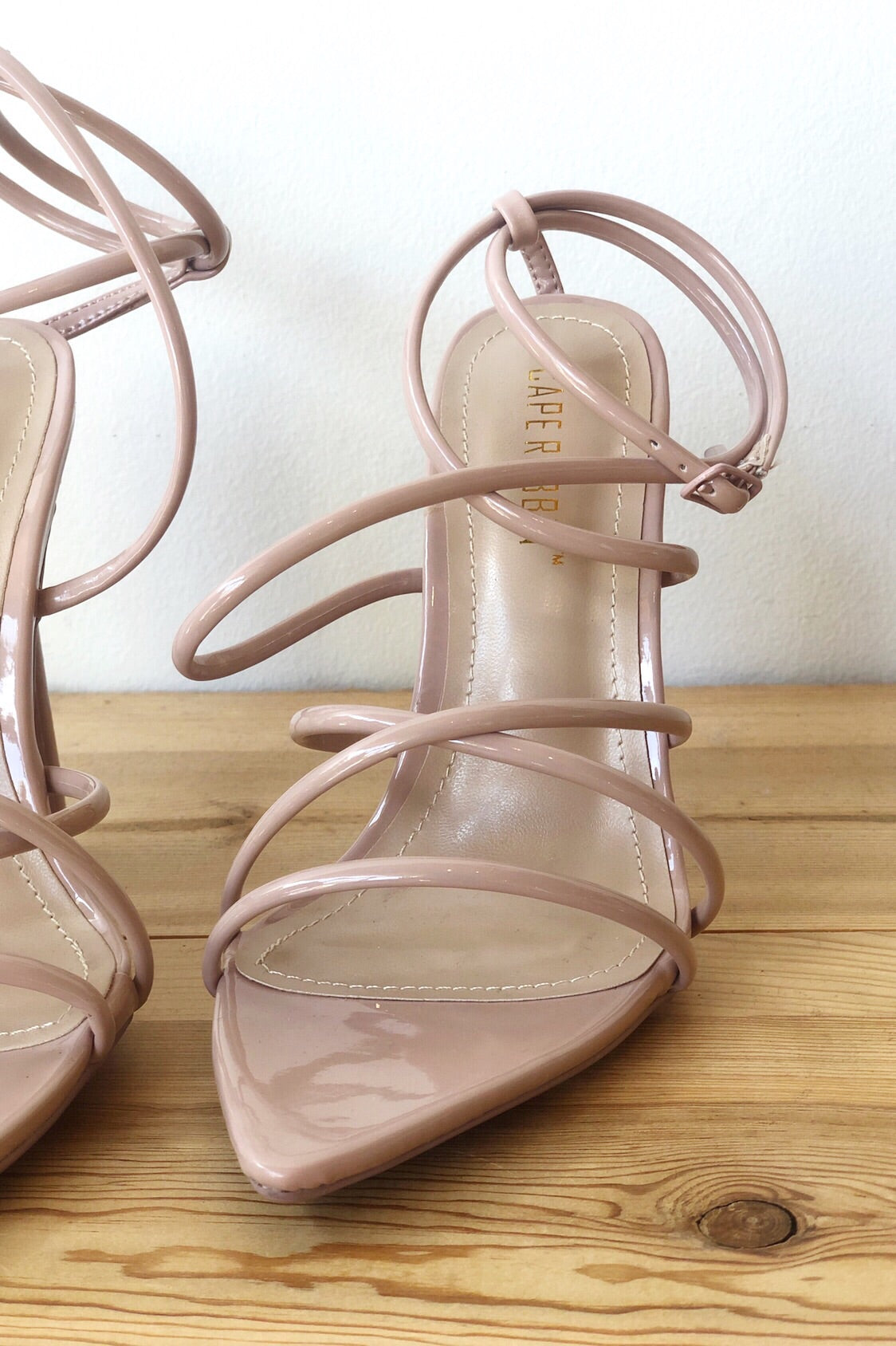 mode, take the high road heel