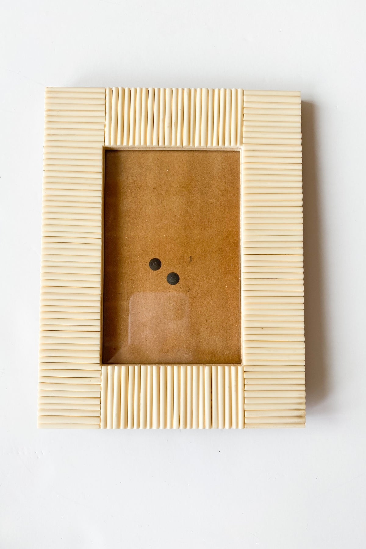 mode, ivory textured frame