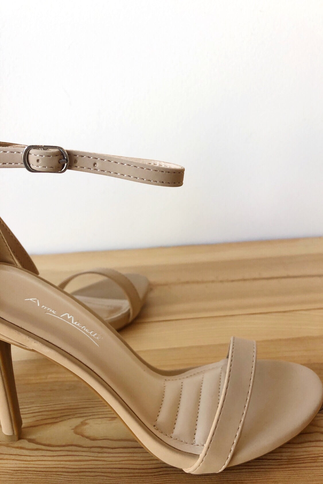 mode, top of the world heel