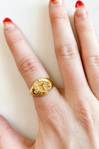 mode, initial signet ring
