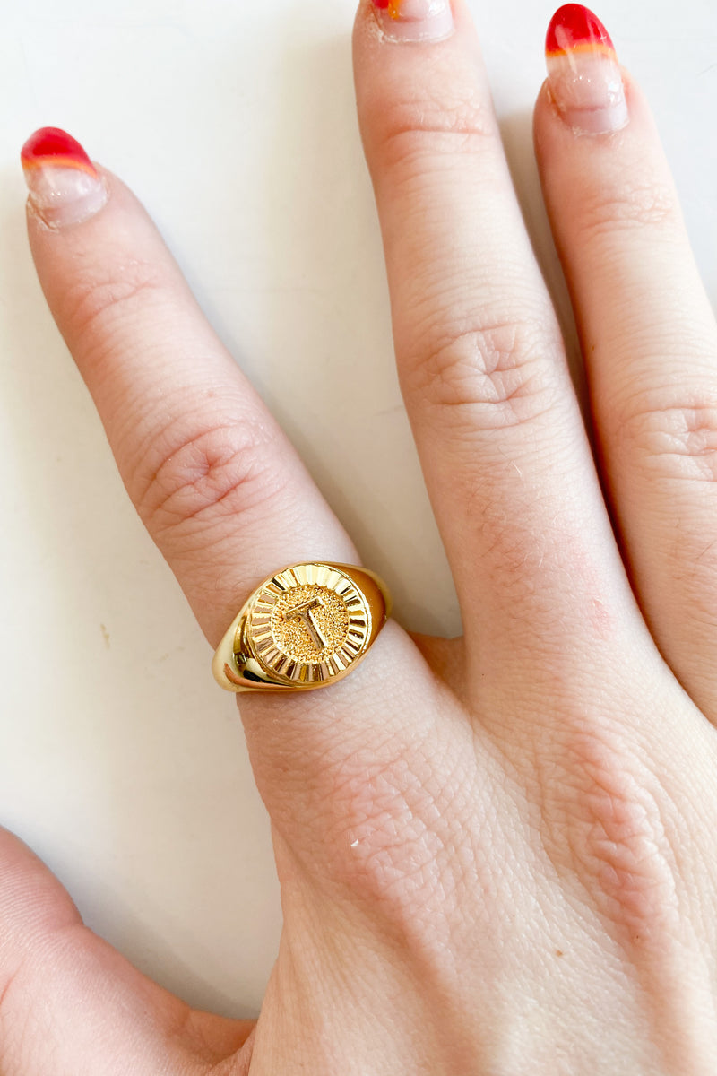 mode, initial signet ring
