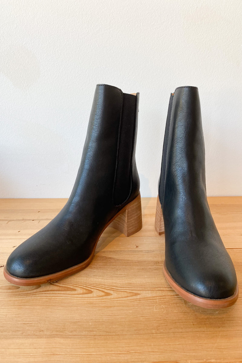 mode, the cora boot