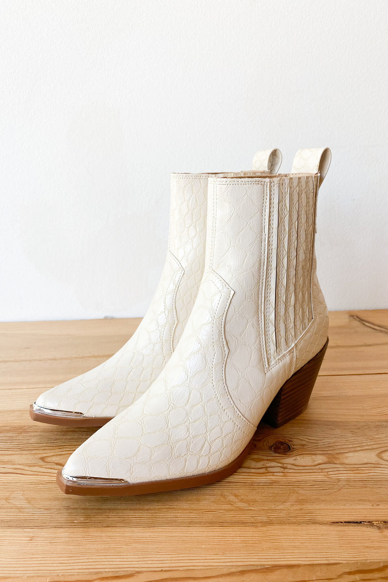 mode, the eleanor boot