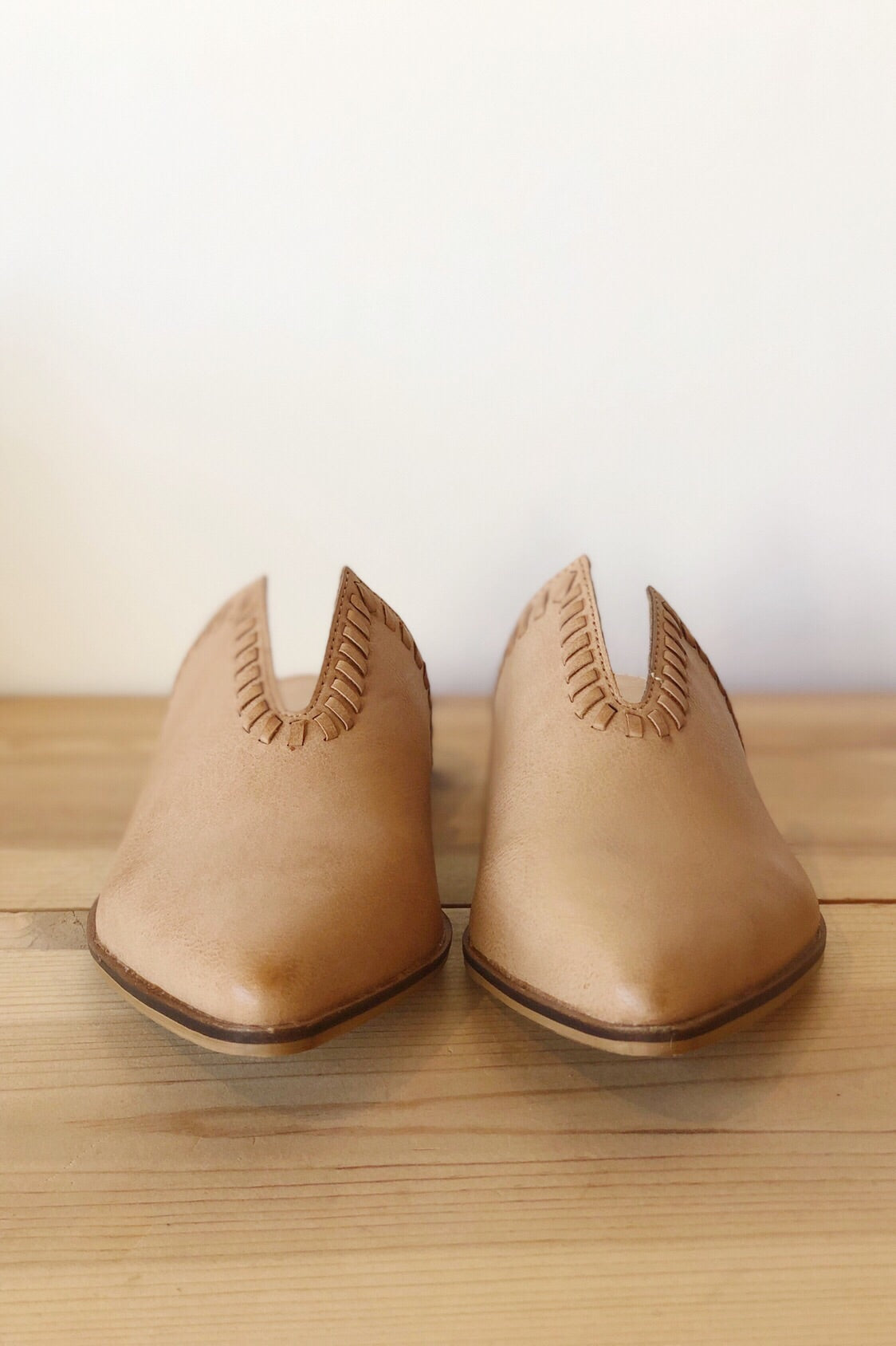 mode, Sophia v cut pointed mule