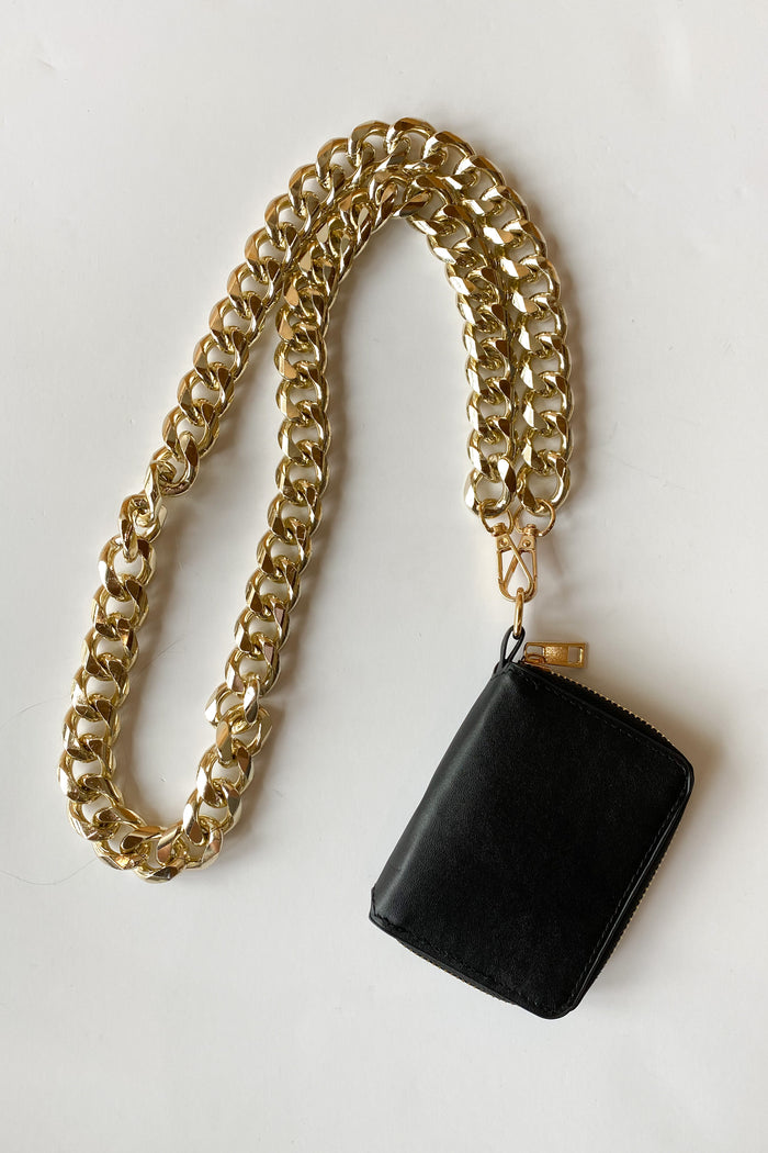 mode, iconic chain crossbody
