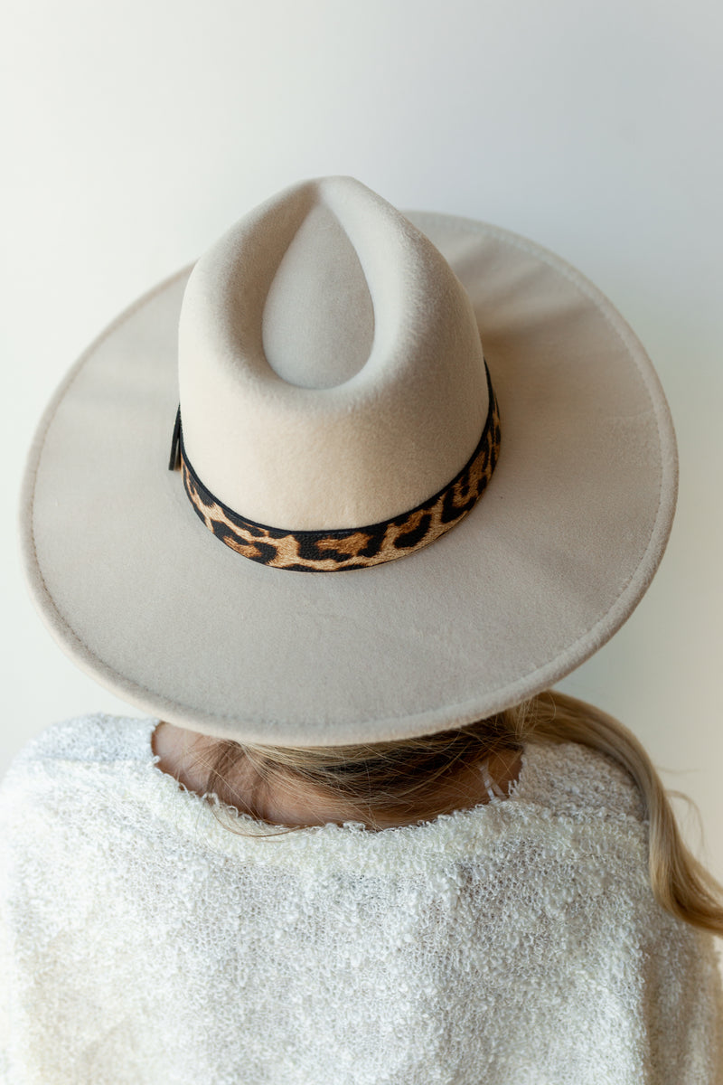 mode, wild feeling trim hat leopard beige