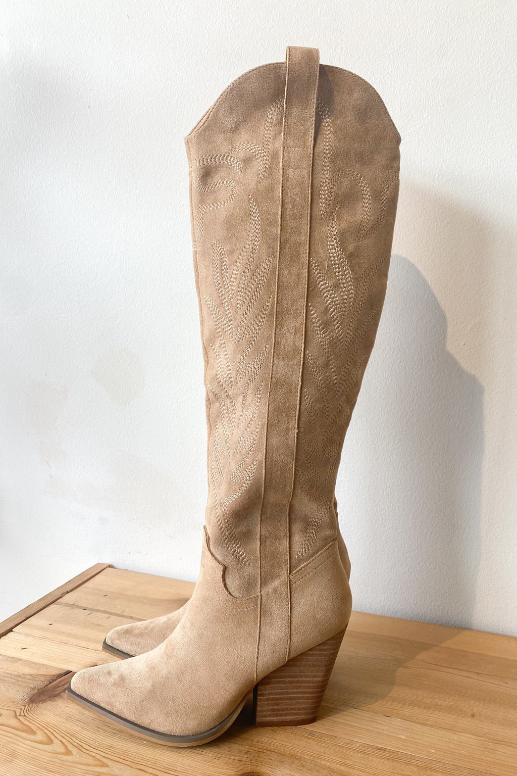mode, bronco tall boots