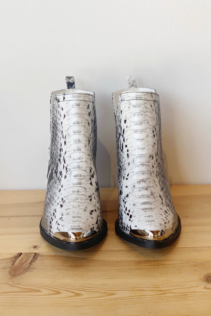 mode, give me your all slide slit bootie