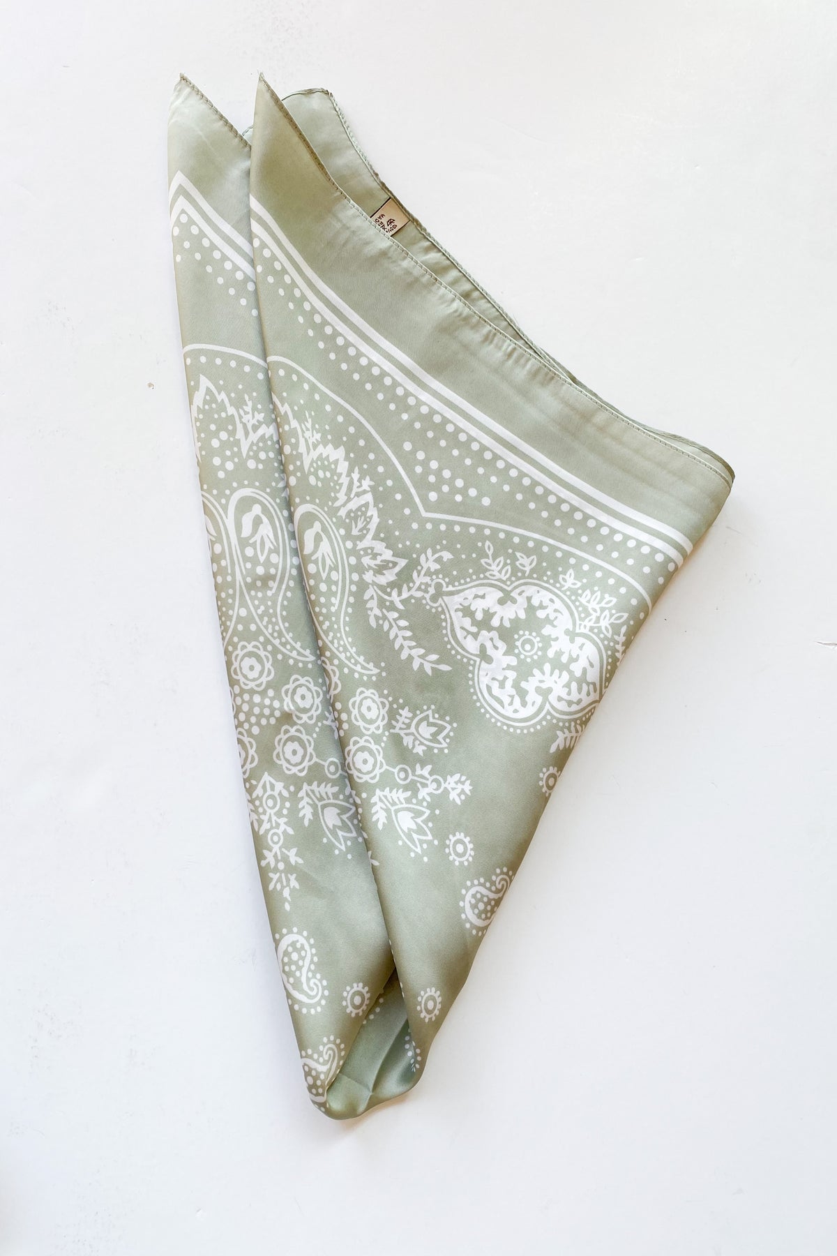 mode, final touch scarf