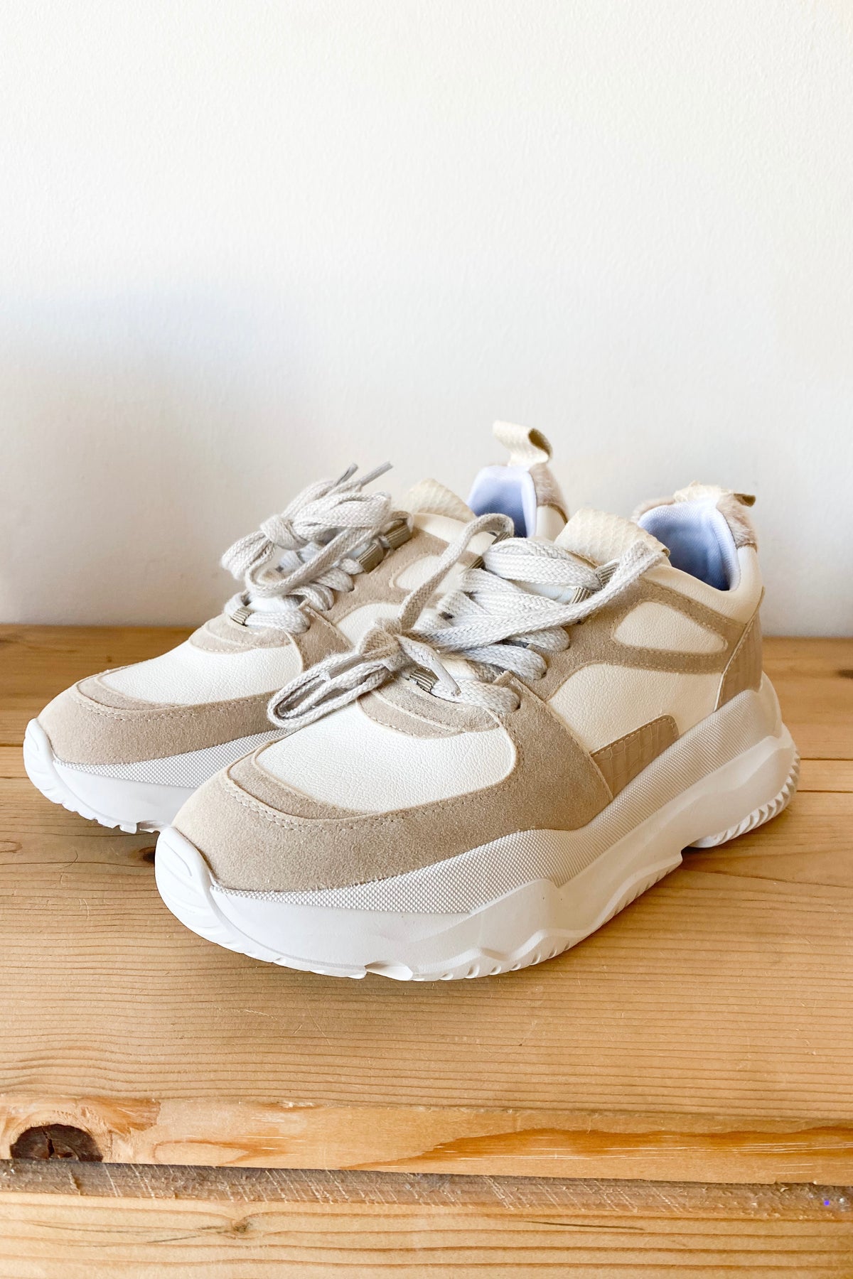 mode, leia sneakers