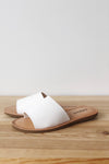 mode, Humble heart sandals