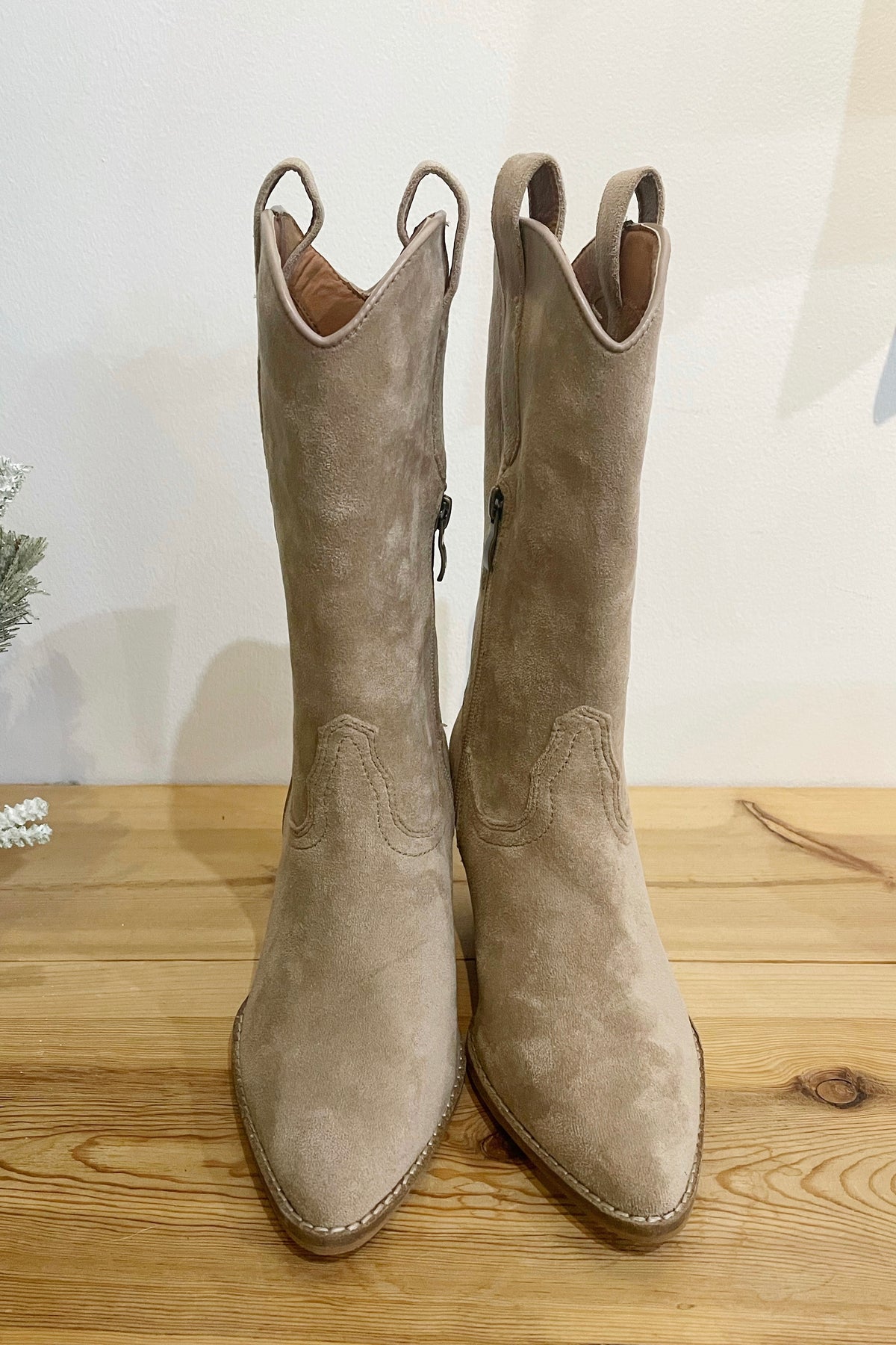 mode, short arisa boots