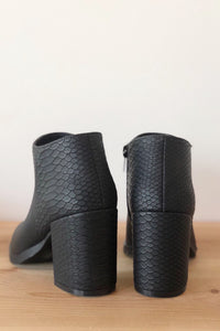 mode, compliments bootie
