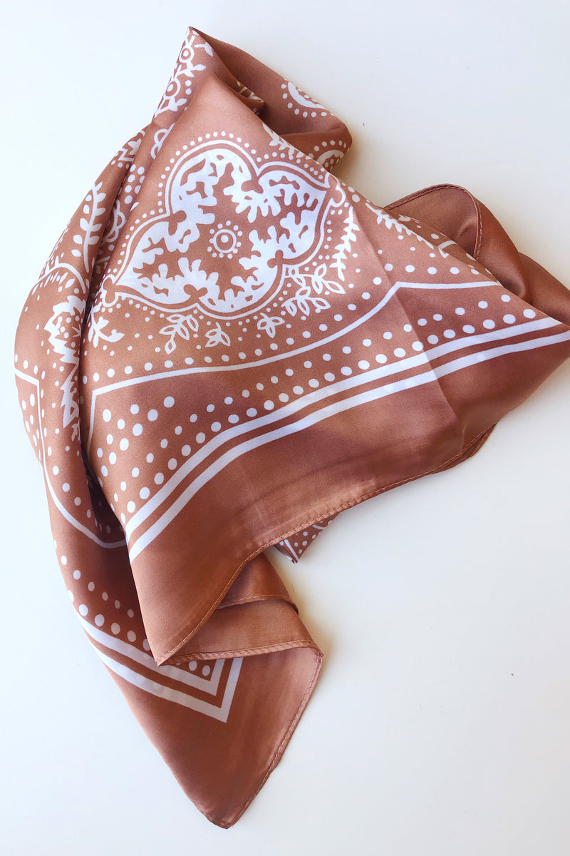 mode, un-phased square scarf