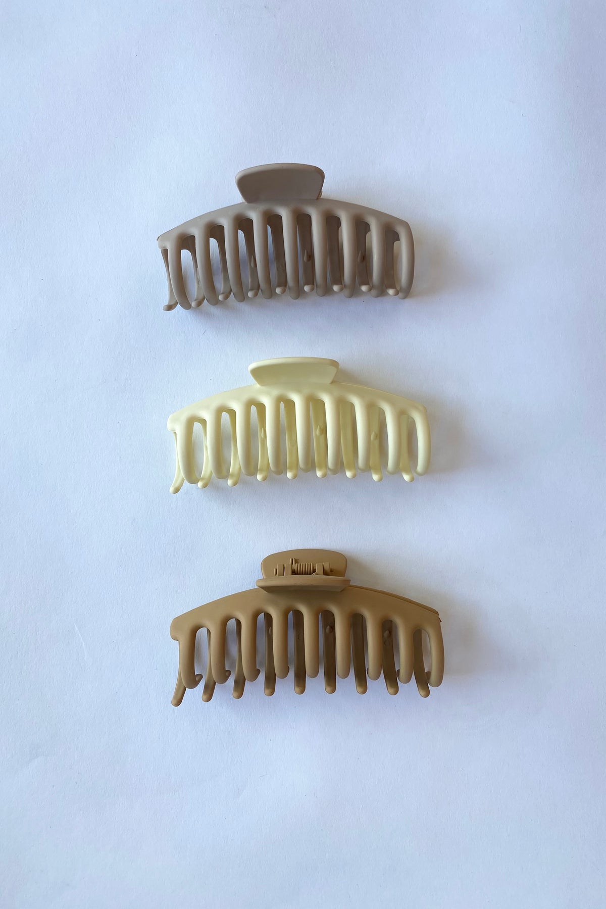 mode, matte claw clip