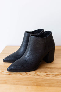 mode, compliments bootie
