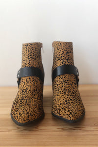 mode, step into love buckle bootie