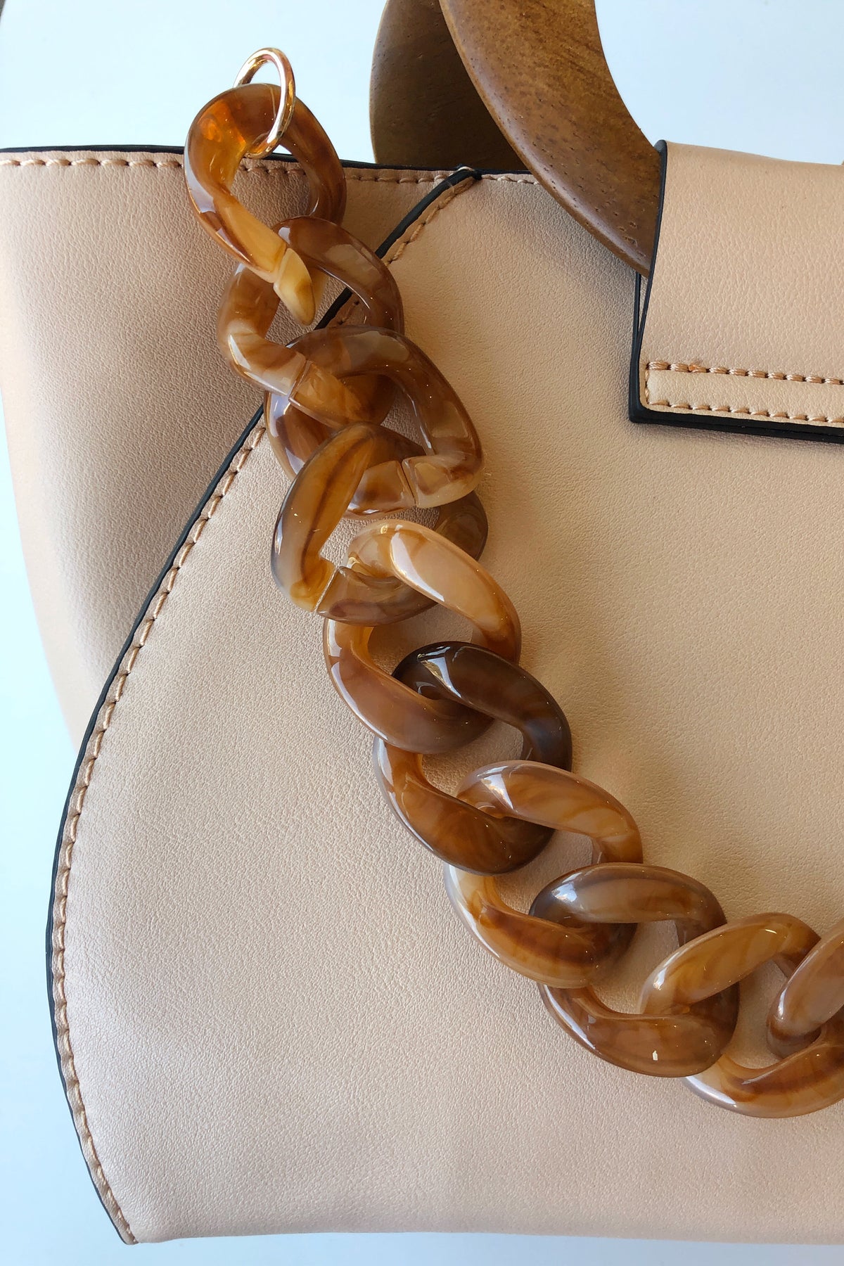 mode, oval wooden handle bag