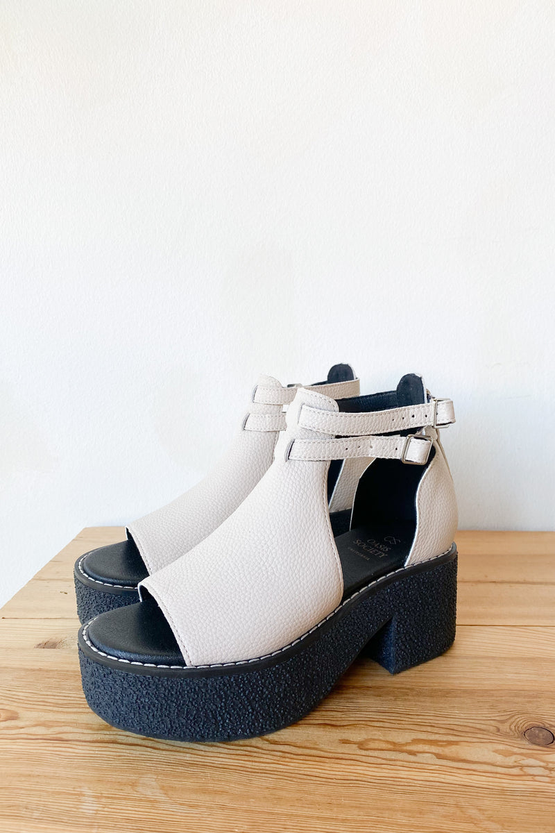 mode, elizabeth platform