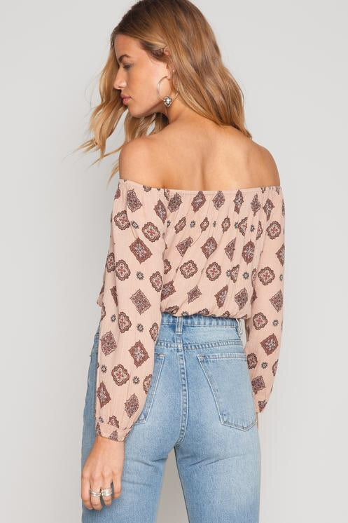 mode, cold shoulder woven