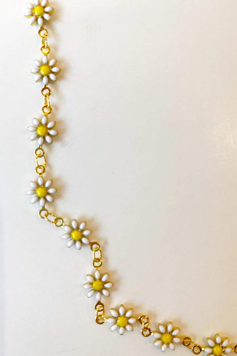 mode, daisy white choker