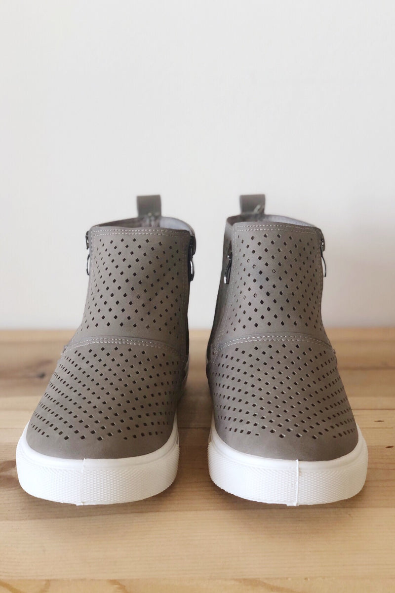 mode, room to breathe high top sneaker