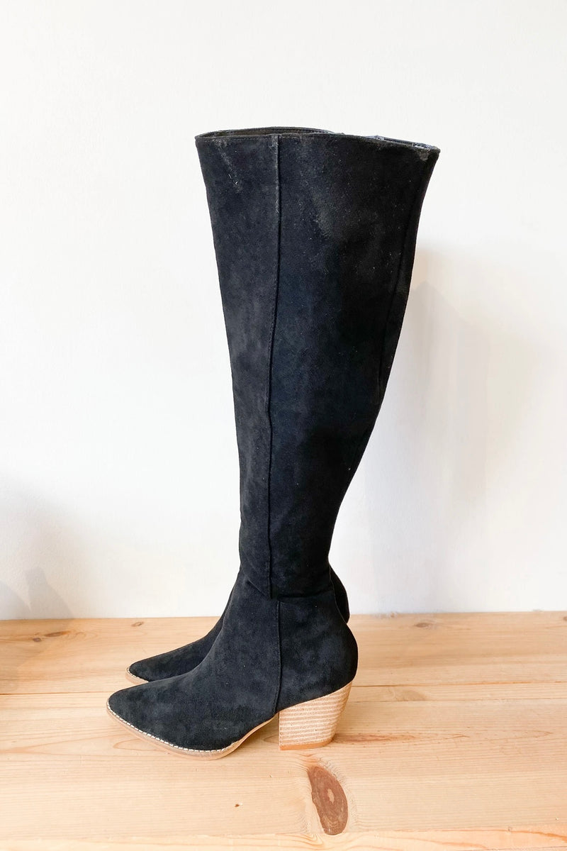 mode, the tall arisa boot