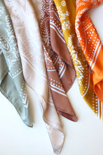 mode, un-phased square scarf
