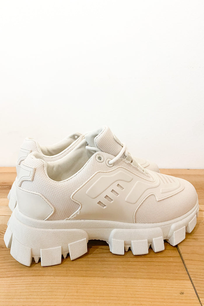 mode, clout sneakers