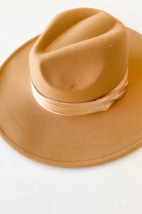 mode, Socialite hat