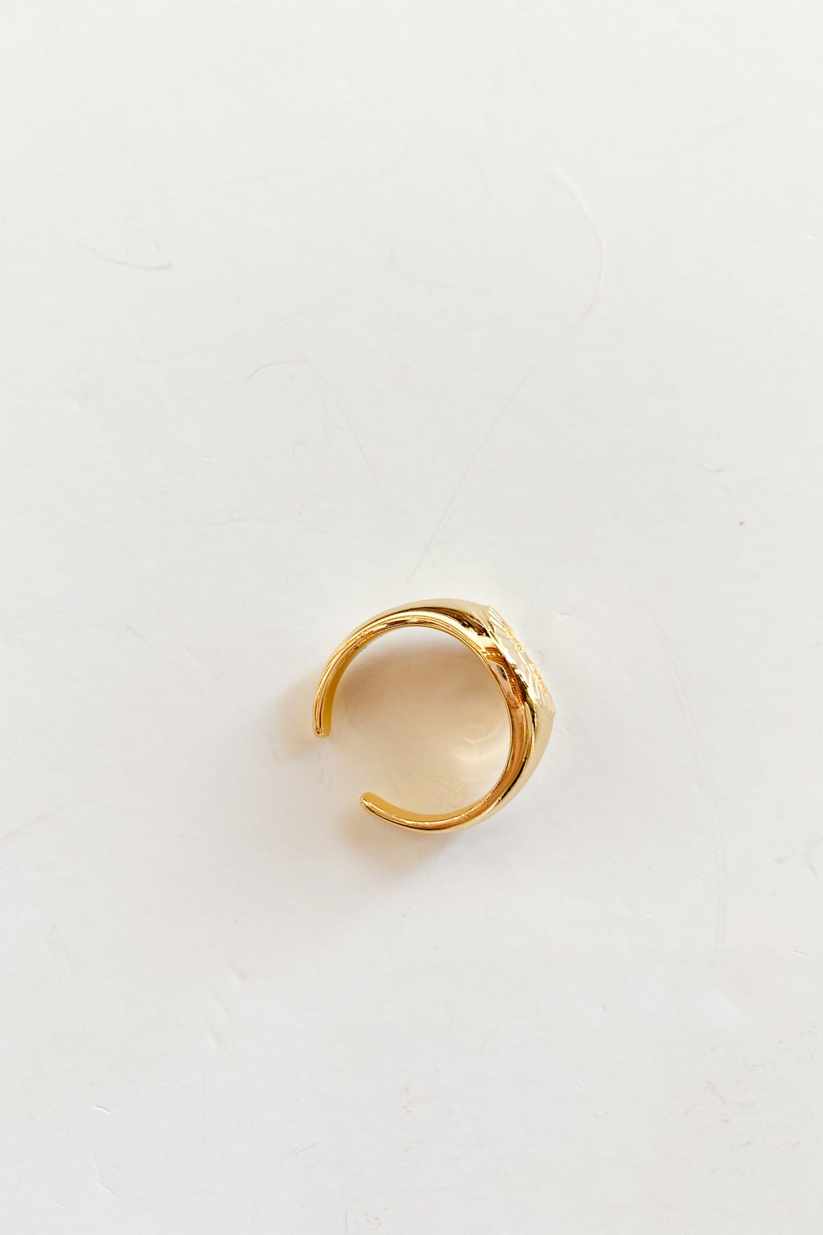 mode, initial signet ring