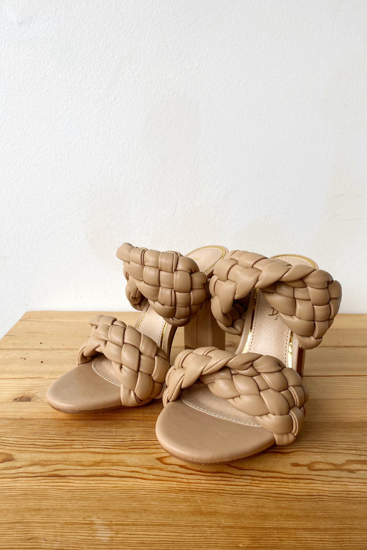 mode, Portico twist heel
