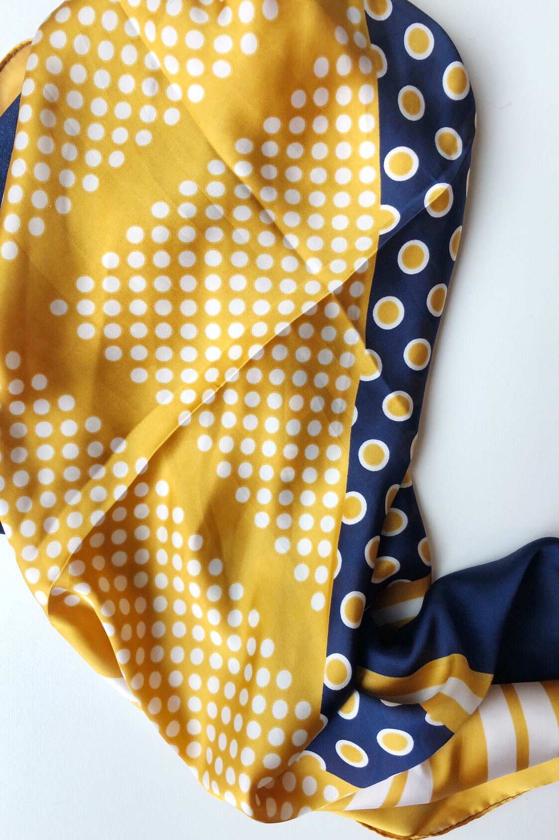 mode, Ellie square scarf