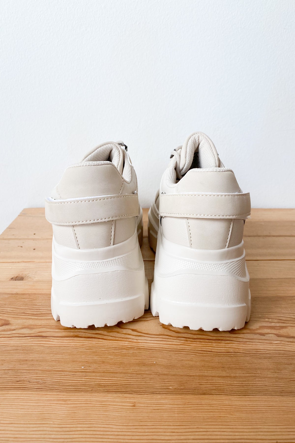mode, individual platform sneaker