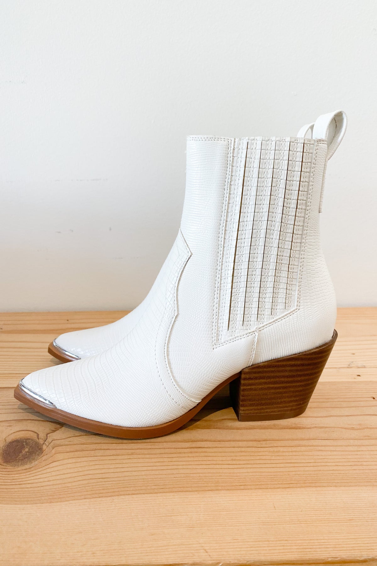mode, the eleanor boot