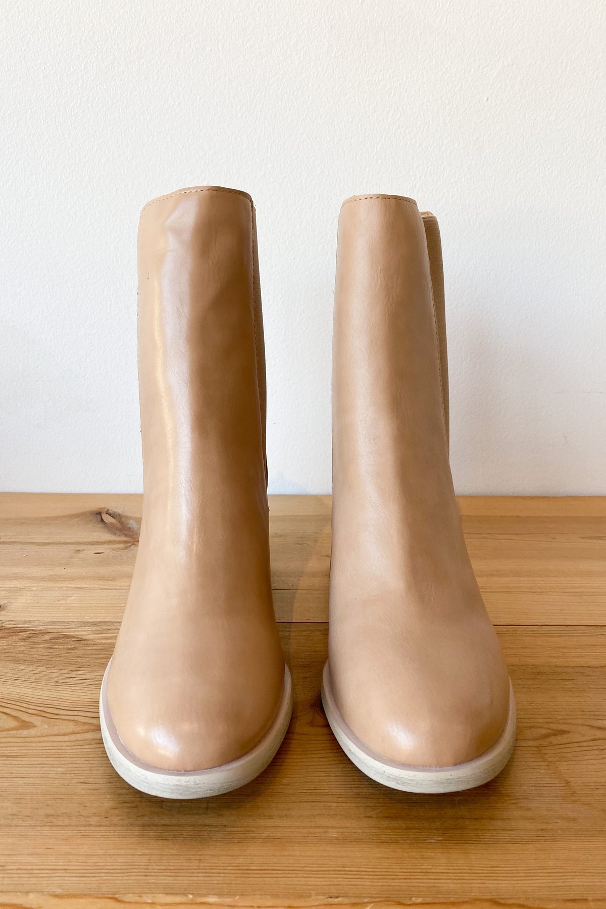 mode, the cora boot