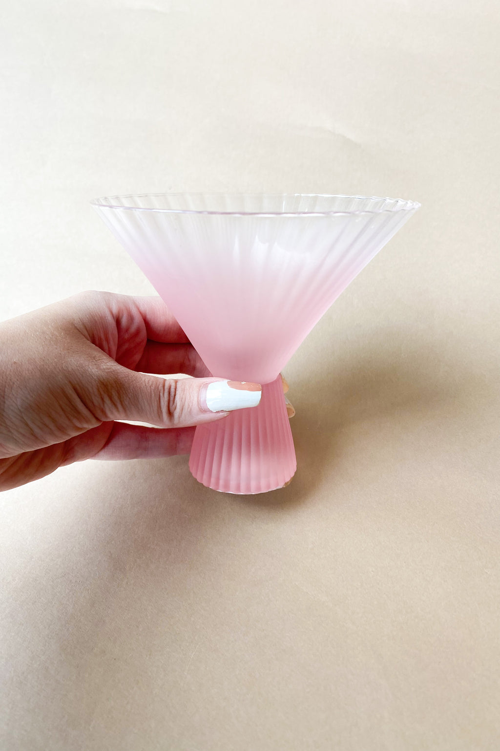 mode, beveled martini glass pink