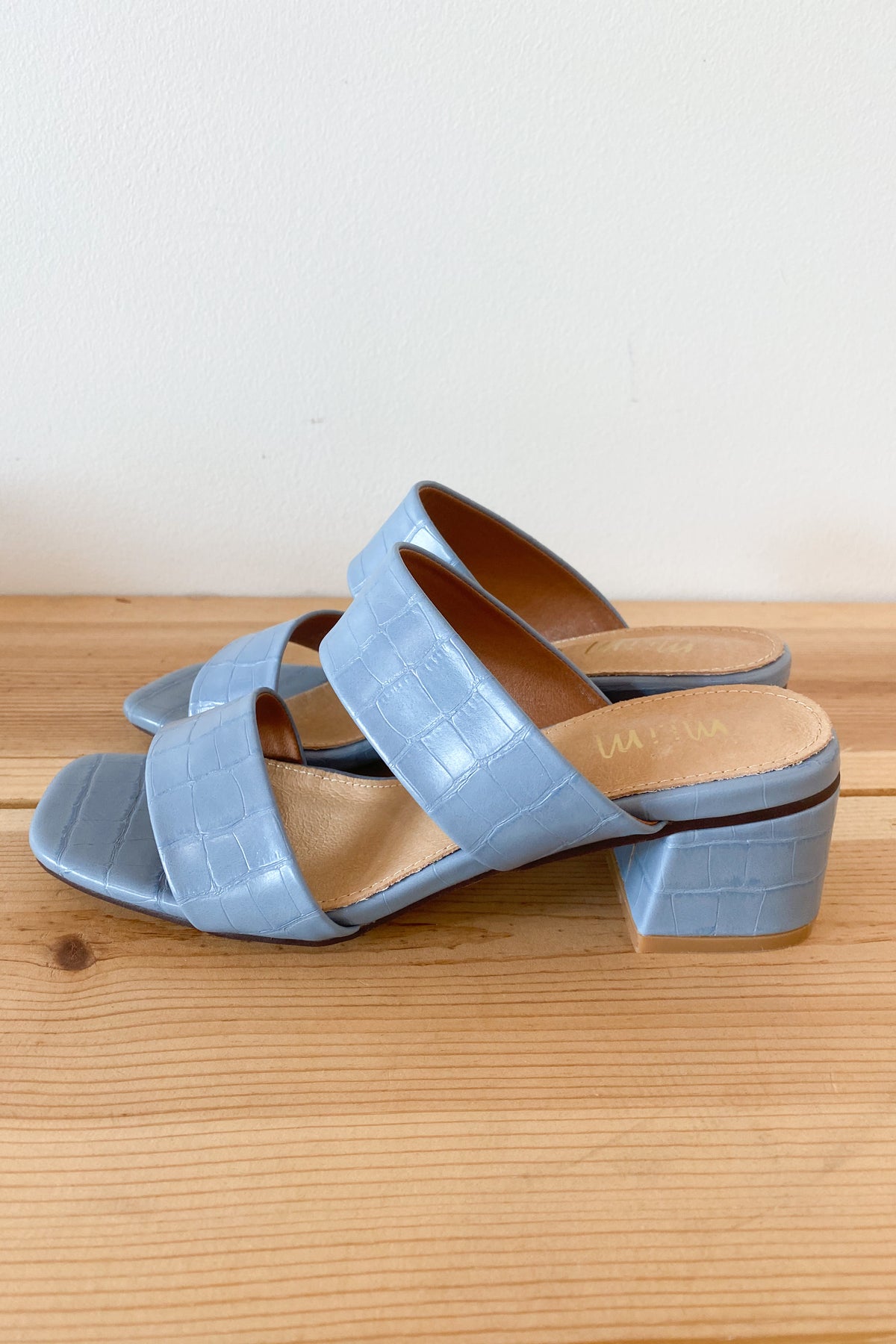 mode, confident heel