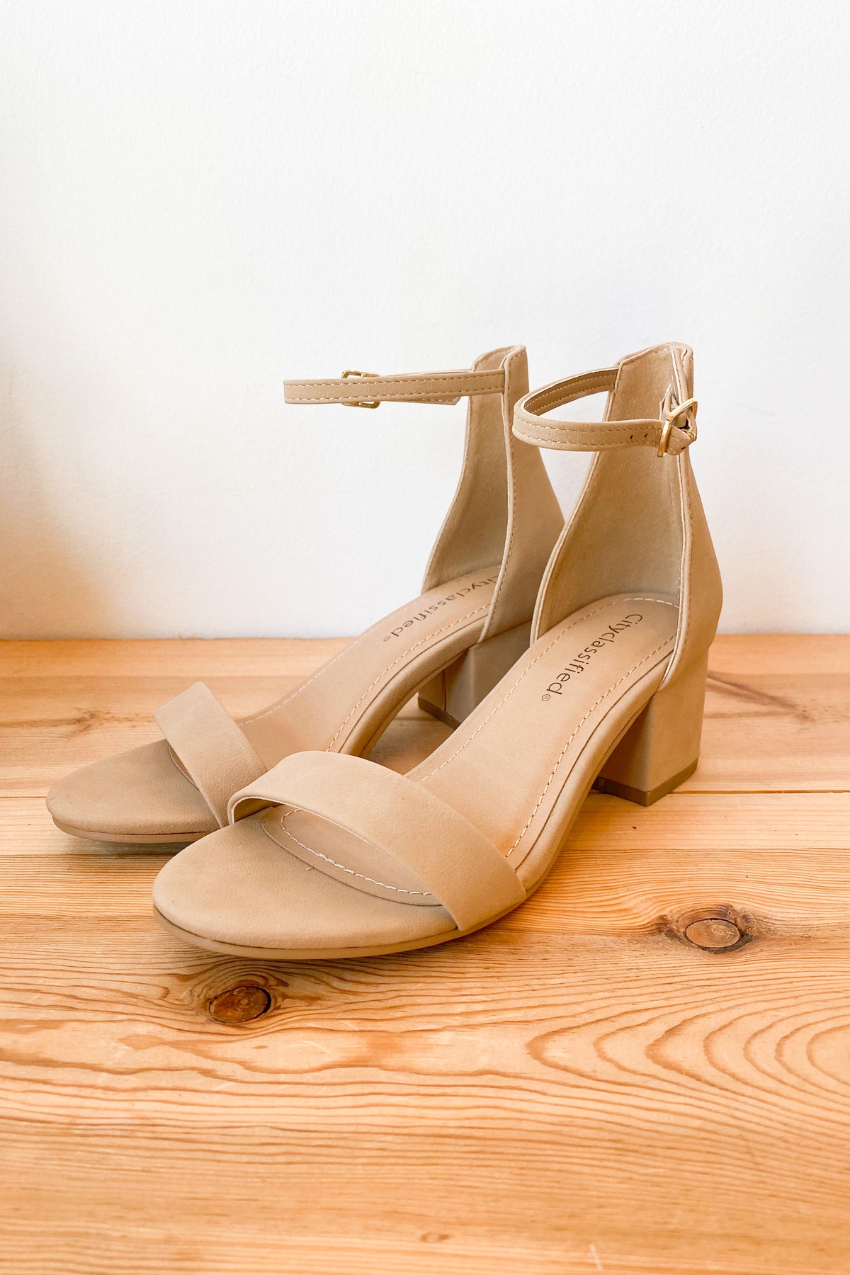 mode, better yet short block heel