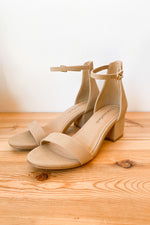 mode, better yet short block heel